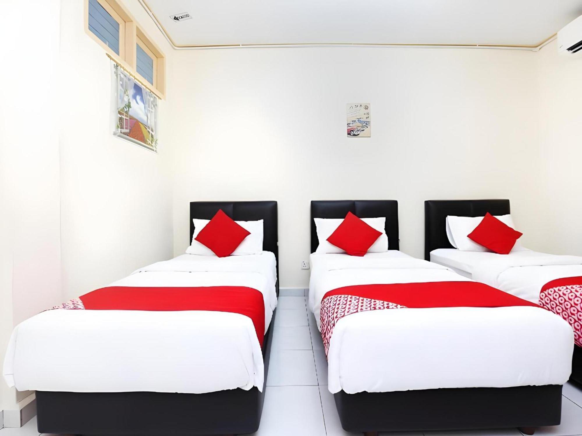 Super Oyo 89640 Hotel Pelangi Marang Zewnętrze zdjęcie