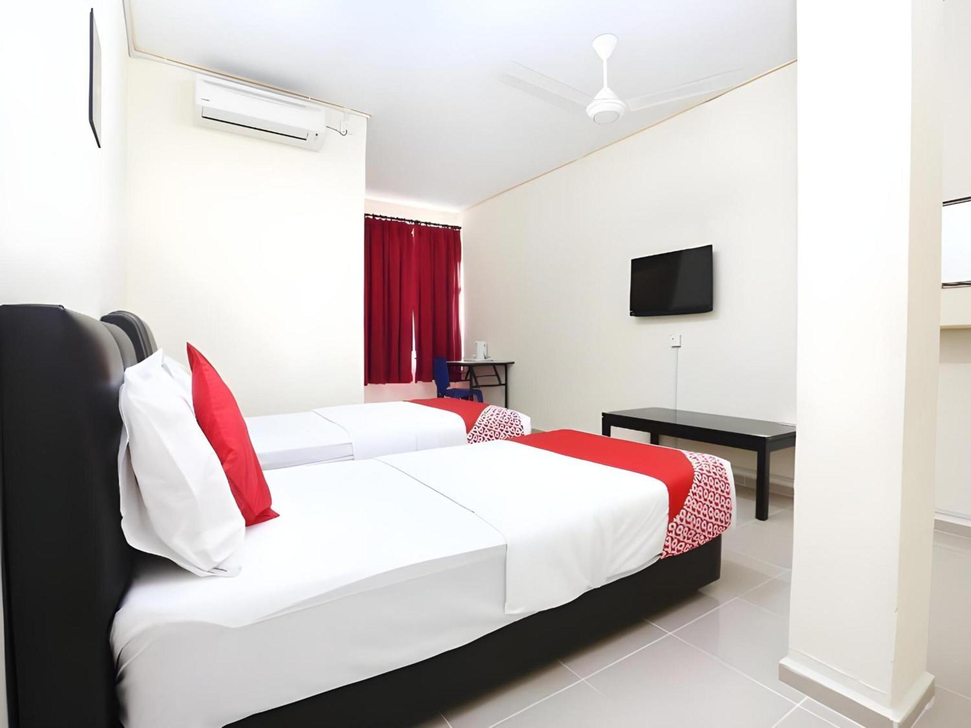 Super Oyo 89640 Hotel Pelangi Marang Zewnętrze zdjęcie