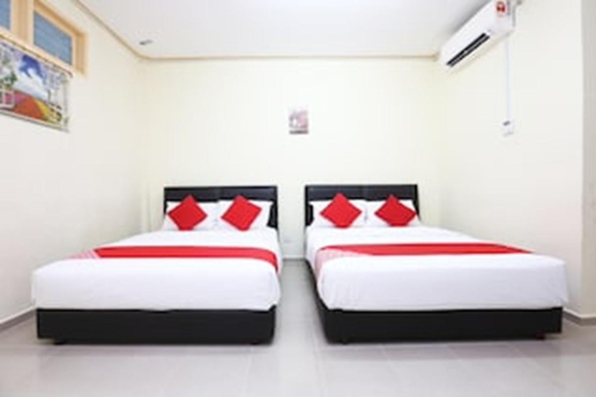 Super Oyo 89640 Hotel Pelangi Marang Zewnętrze zdjęcie